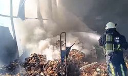 Antalya Halk Ekmek Fabrikasında Yangın Paniği: Depo Alevlere Teslim Oldu