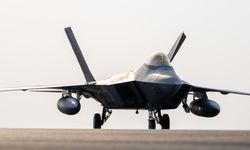 ABD, Orta Doğu'ya F-22 Raptor Gönderdi: Gerilim Tırmanıyor!