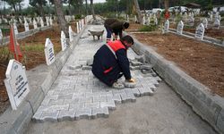 Kapıçam mezarlığında bakım devam ediyor!