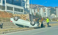 Kahramanmaraş'ta kaza: Kontrolden çıkan otomobil ters döndü