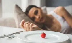 Ergenlikte sık görülen yeme bozukluğu: belirtileri ve tedavi yöntemleri