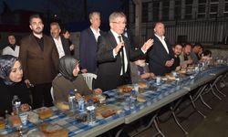 Davutoğlu, Kahramanmaraş’ta depremzede vatandaşlarla iftar yaptı