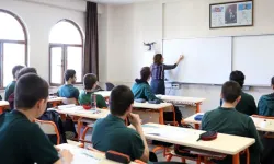 Öğrencilerin ve velilerin merak ettiği soru: 24 nisan okullar tatil mi? Sınıflarda ders var mı?