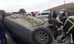 Direksiyon hakimiyetini kaybetti... Kahramanmaraş'ta otomobil takla attı