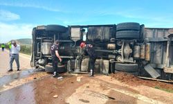 Kahramanmaraş’ta otobanda tır devrildi: sürücü yaralı