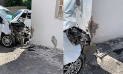 Kahramanmaraş'ta araca çarpmamak için evin duvarına daldı: 2 yaralı