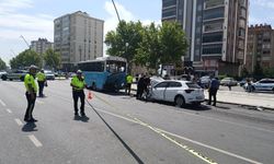 Kahramanmaraş'ta otomobil halk otobüsüne çarptı: 9 yaralı