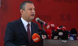 Özel'den Van Mitinginde Tarihi Çağrı: "Kürt Sorununu İnkar Edenlerden Olmadık, Barış İçin Buradayız!"