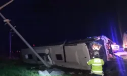 Van'ın Akdamar Adası yakınlarında otobüs yan yattı: Çok sayıda yaralı var