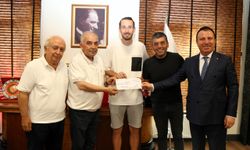 Başkan Narlı'dan gol kralı Aykut Çift'e özel ödül!