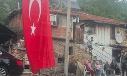Metan Gazı Şehidi Ahmet Kuşak’ın Baba Ocağına Türk Bayrağı Asıldı