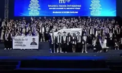 İTÜ Mezuniyetinde Tepki Çeken Anlar! Rektörlük Sessizliğini Bozdu