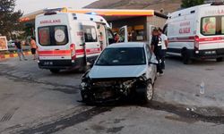 Kahramanmaraş'ta Feci Kaza: İki Otomobil Çarpıştı, 4 Kişi Yaralandı