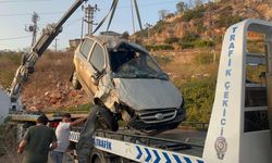 Alanya’da korkunç  Anları: Otomobil 10 Metreden Şarampole Uçtu, Sürücü Yaralı Kurtuldu