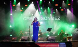 Cemile Sönmez’den KAFUM’da Coşkulu Konser: Şarkılara Hep Bir Ağızdan Eşlik Edildi