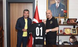 Kahramanmaraş İstiklalspor'a özel plaka hediyesi; '46 EDE 46'