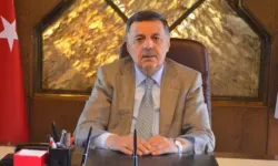 Kahramanmaraş siyasetinin önemli ismi Nevzat Pakdil aldığı acı haberle yıkıldı