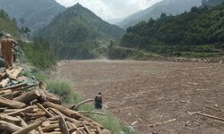 Pakistan’da sel Felaketi: 48 Saatte 351 Can Kaybı, Evler Sular Altında
