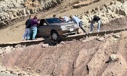 Kahramanmaraş Bertiz’de Yol Çökmesi: Araç Tehlike Atlattı