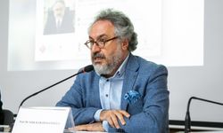 İzmir Demokrasi Üniversitesi yeni rektörü kimdir?