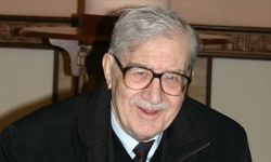 Turgut Özakman kimdir, nerelidir?