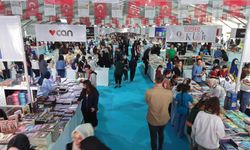 10. Uluslararası Kitap Fuarı, İlk Gününde 20 Bin Ziyaretçiyi Ağırladı