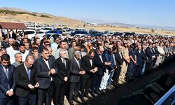 Başkan Karaca'nın annesi son yolculuğuna uğurlandı