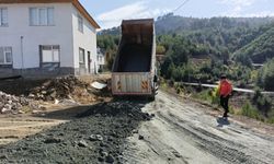 Onikişubat'ta kırsal yollar yenileniyor, vatandaş rahatlıyor