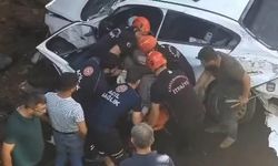 Kahramanmaraş'ta kamyonla çarpışan sürücü otomobiliyle köprüden aşağı düştü