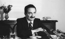 Bülent Ecevit kimdir? Ecevit’in hayatı ve vefatı