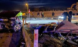 Kahramanmaraş'ta meydana gelen kazada otomobil ikiye bölündü
