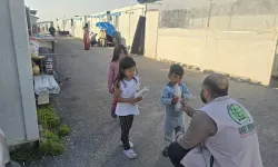 Kahramanmaraş Konteyner Kentte Sıcak Yemek Yardımı Sürüyor