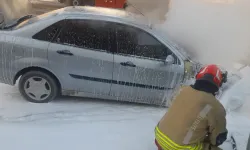 Kahramanmaraş'ta araba aniden alev aldı