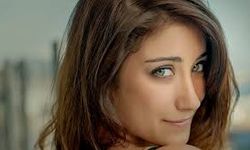 Hazal Kaya Kimdir? Ahmet Kaya İle Akraba mı? Merak Ediliyor