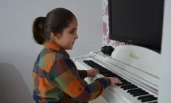 Kahramanmaraş'ta Görme Engelli Çınar Öner Piyano Dahisi Çıktı