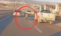 Kahramanmaraş'ta motosiklet sürücüsü trafiği tehlikeye attı: Üzerine yattı