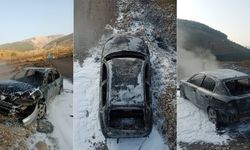 Kahramanmaraş'ta alev alev yanan araç hurdaya döndü