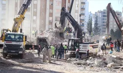 Kahramanmaraş'ta yıkılan Palmiye Sitesi'yle ilgili 3 kamu görevlisine dava