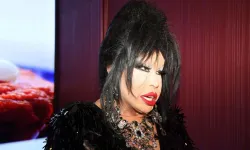 Bülent Ersoy soyadını neden değiştirdi? Erkoç soyadı ne zaman ve nasıl değişti?