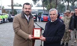İsmail Kurtul’a Jandarma ve Emniyete Desteklerinden Dolayı Teşekkür Plaketi