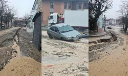 Kahramanmaraş'ta önlem alınmadan yapılan çalışmada, çukura araba düştü