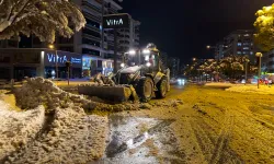 Büyükşehir, Karla Mücadelede Mesai Mefhumu Gözetmeksizin Sahada