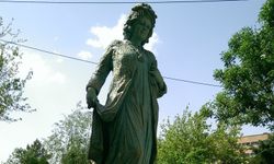 Mesture Erdelan Kimdir? Şair, Tarihçi ve Entelektüel Bir Deha