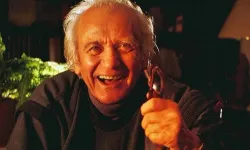 Rıfat Ilgaz Kimdir? Hababam Sınıfı Yazarı Rıfat Ilgaz Hayatı