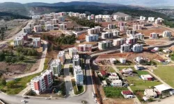 Türkoğlu'nda deprem konutları hak sahiplerine teslim edildi