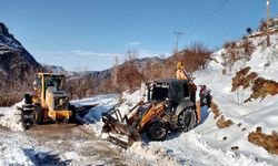 Onikişubat Belediyesi Kırsalda Karla Mücadeleyi 7/24 Sürdürüyor