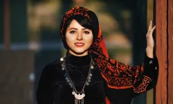 Kürt Sanatçı Yalda Abbasi Kimdir? İran’da Neden Tutuklandı?