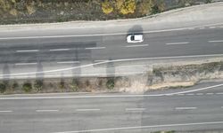 Asfaltı 7 metre kenara itti: Kahramanmaraş’ta fay hattı otoyolu şaşırttı!