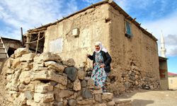Betonarme Binalar Yıkıldı, Toprak Evler Direndi: Kahramanmaraş’ta Şaşırtan Görüntü