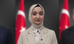 Azra Ceylan Öztürk Kimdir? Kariyeri ve Siyasi Hayatı